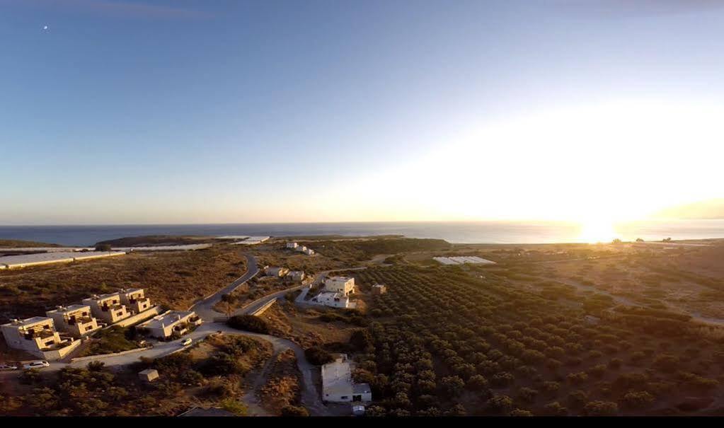 Ville Du Soleil - Exclusive Homes With Rustic Charm And Sensational Views Of The Mediterranean Sea Makrýgialos Buitenkant foto